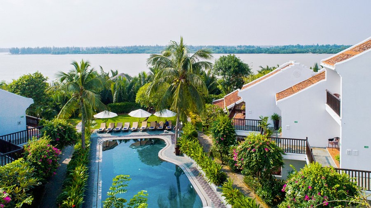 hoi-an-coco-river-resort-spa-mang-den-trai-nghiem-nghi-duong-giua-song-nuoc-va-rung-dua