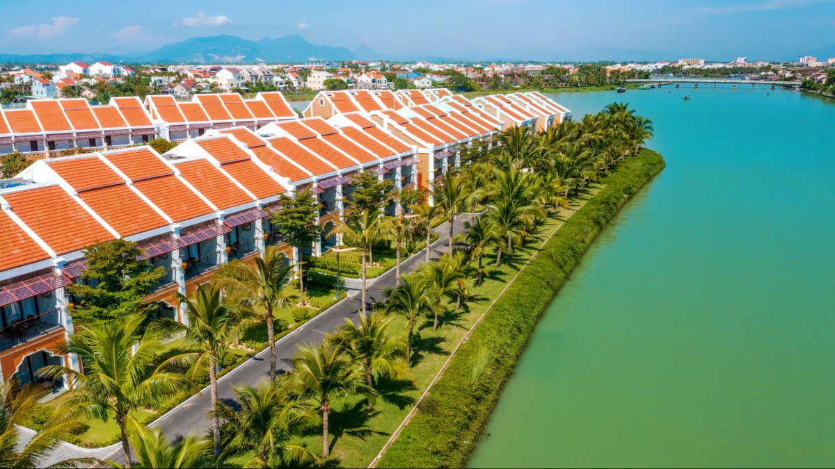 a-romantic-resort-located-within-hoi-an-memories-land-set-apart-in-the-peaceful-hoai-river