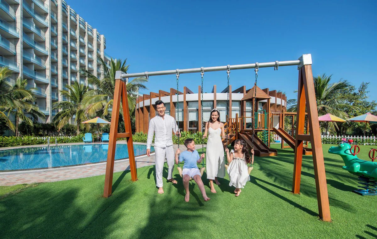 Hệ thống villa rộng lớn với hồ bơi riêng