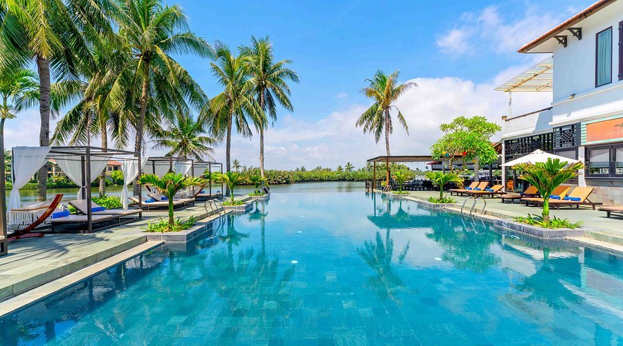 Hoi An Beach Resort offers views of both landscapes