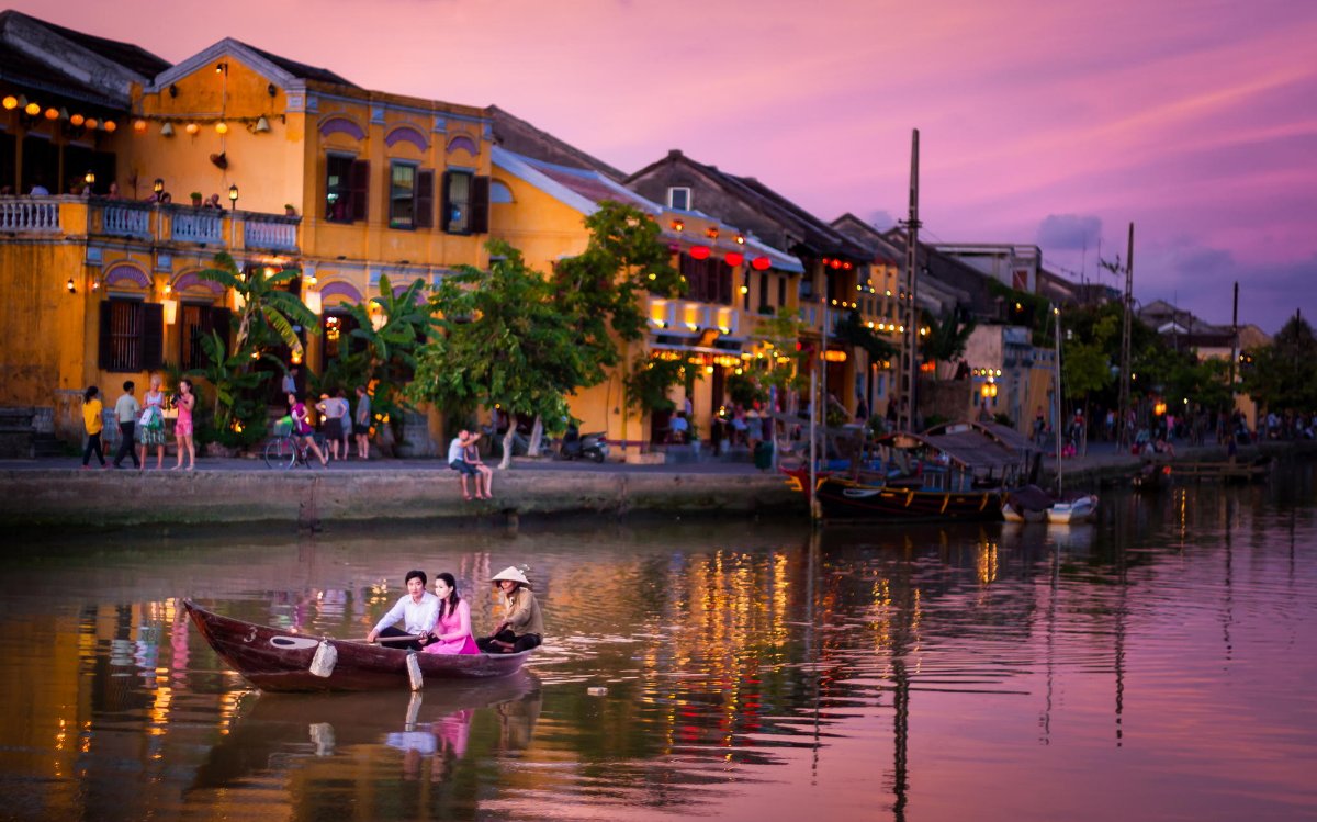 Hoàng hôn sông Hoài – góc check in Hội An nhẹ nhàng, giàu cảm xúc