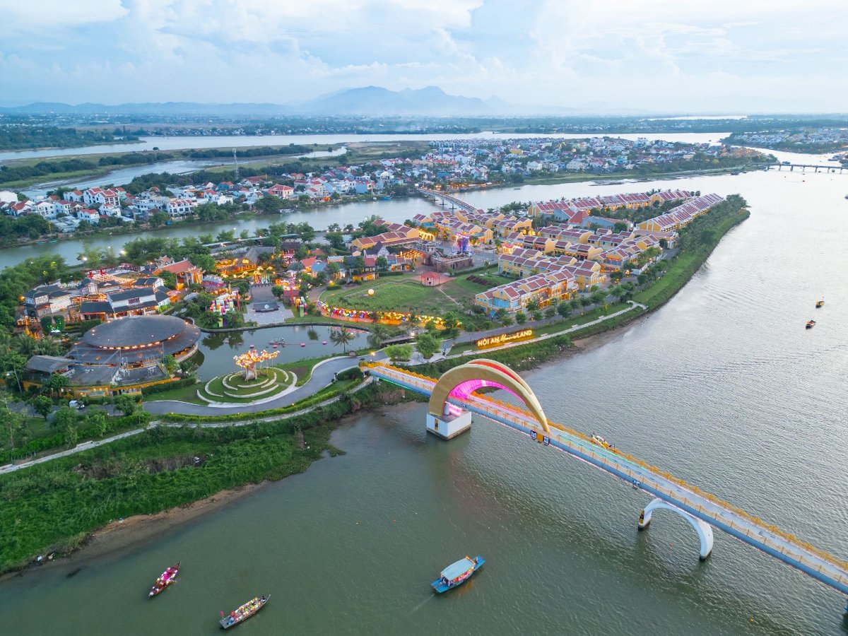 Quần thể đảo Ký Ức Hội An biệt lập giữa dòng sông Hoài