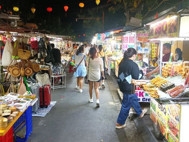 Snacks concentrated at Hoi An Night Market.