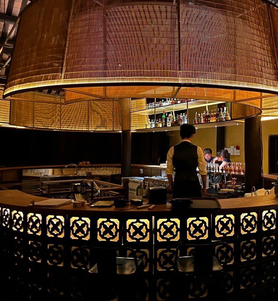Soft yellow lighting and a calm atmosphere create the unique charm of Mong Nguyet Secret Bar