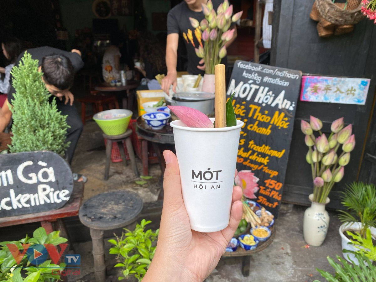 Trà thảo mộc là lựa chọn được nhiều du khách yêu thích