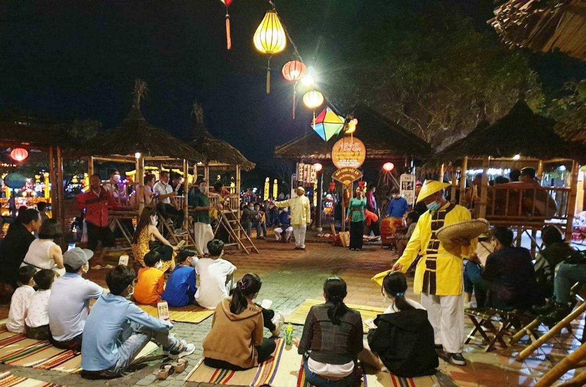 Trải nghiệm hát Bài Chòi tại Hội An